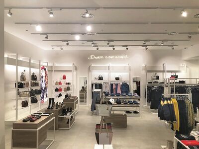 Butik Giyim Mağazası Raf Sistemi - 1